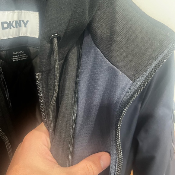 NWT Navy DKNY bomber jacket - Medium with removable hood - Picture 6 of 8